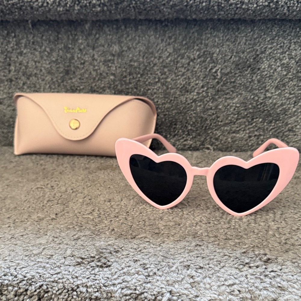 Trixie Motel Blush Heart Sunglasses